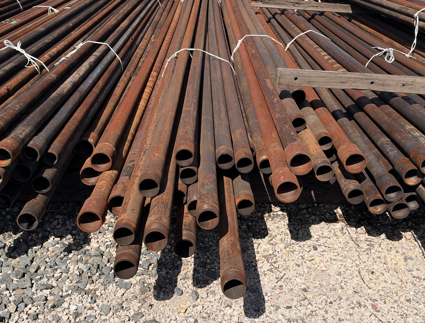 Bundles of used 3 1/2 inch oilfield tubing